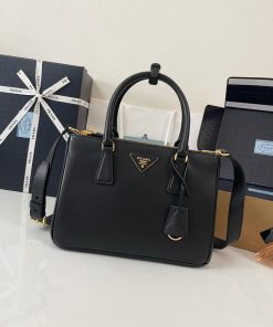 Galleria medium leather bag Black 19.5x28.0x12.0 CM